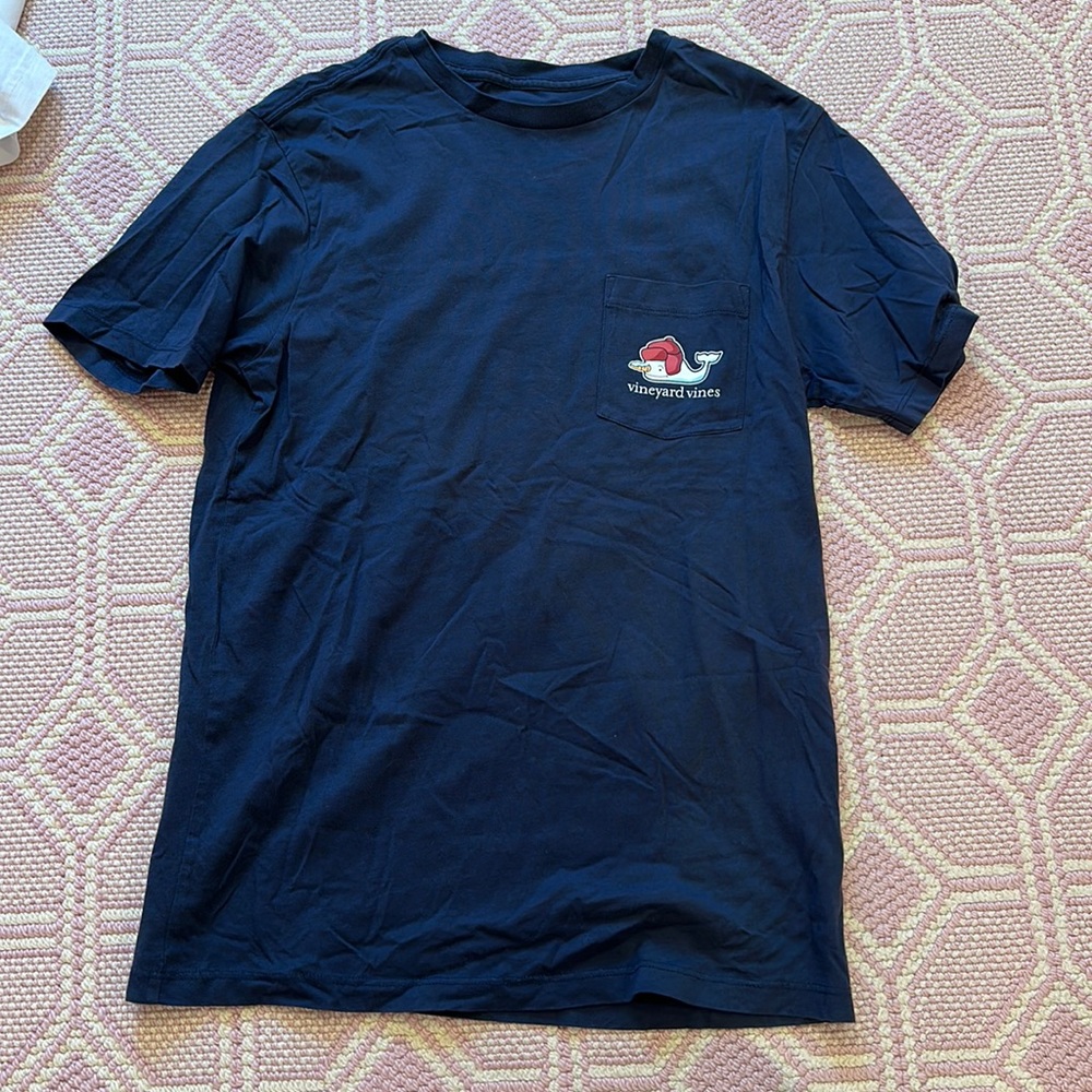 Vineyard vines holiday tee